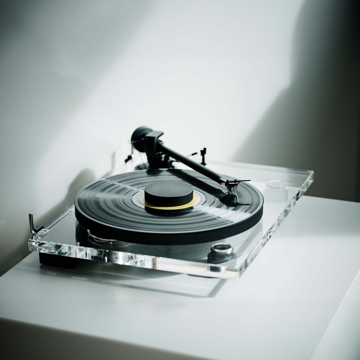 Pro-Ject XA B Balanced Acrylic Turntable