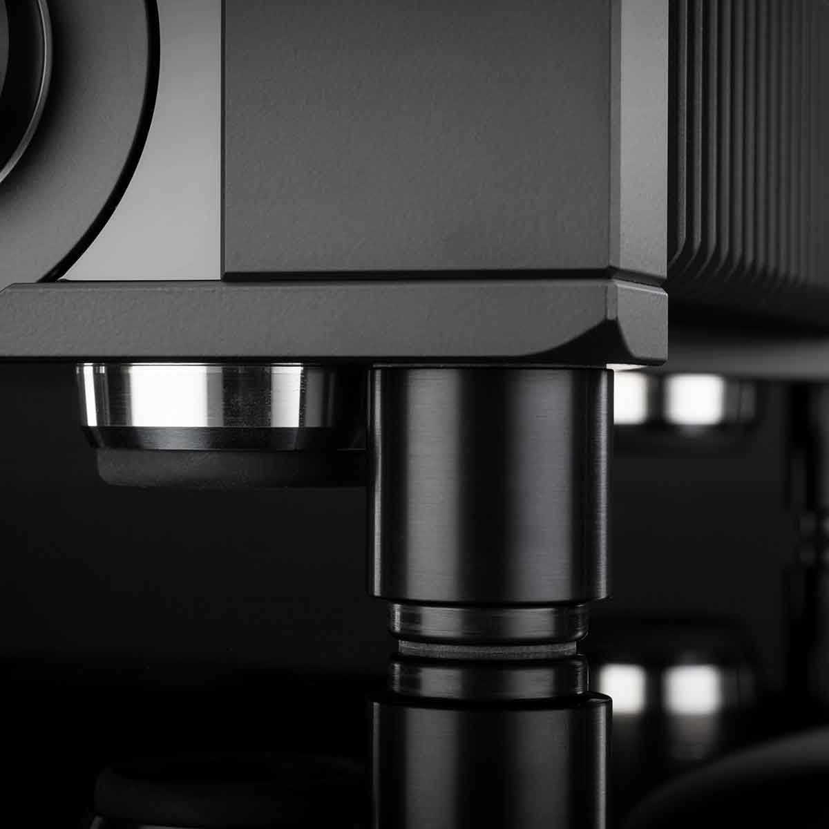 MoFi StudioDeck Foundation Turntable w/ StudioTracker Cartridge