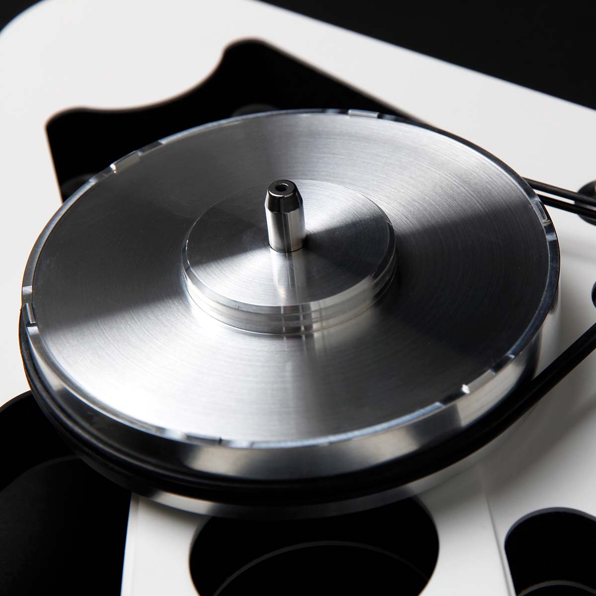 Rega Planar 10 Turntable