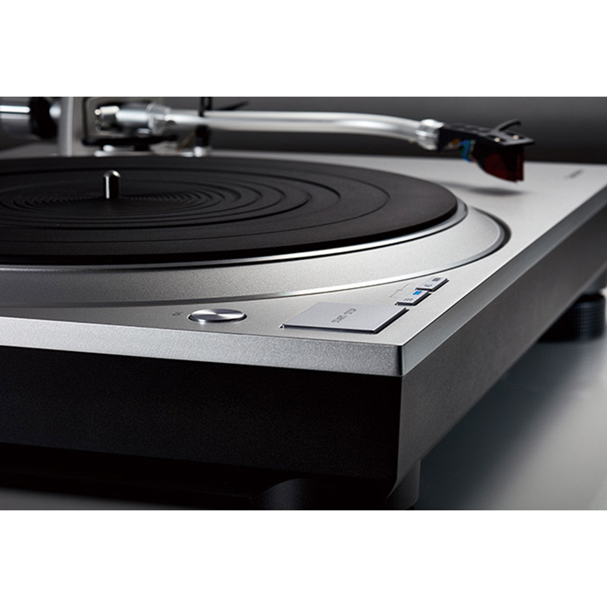 Technics SL-1500C Turntable w/ Built-in Preamp & Cartridge